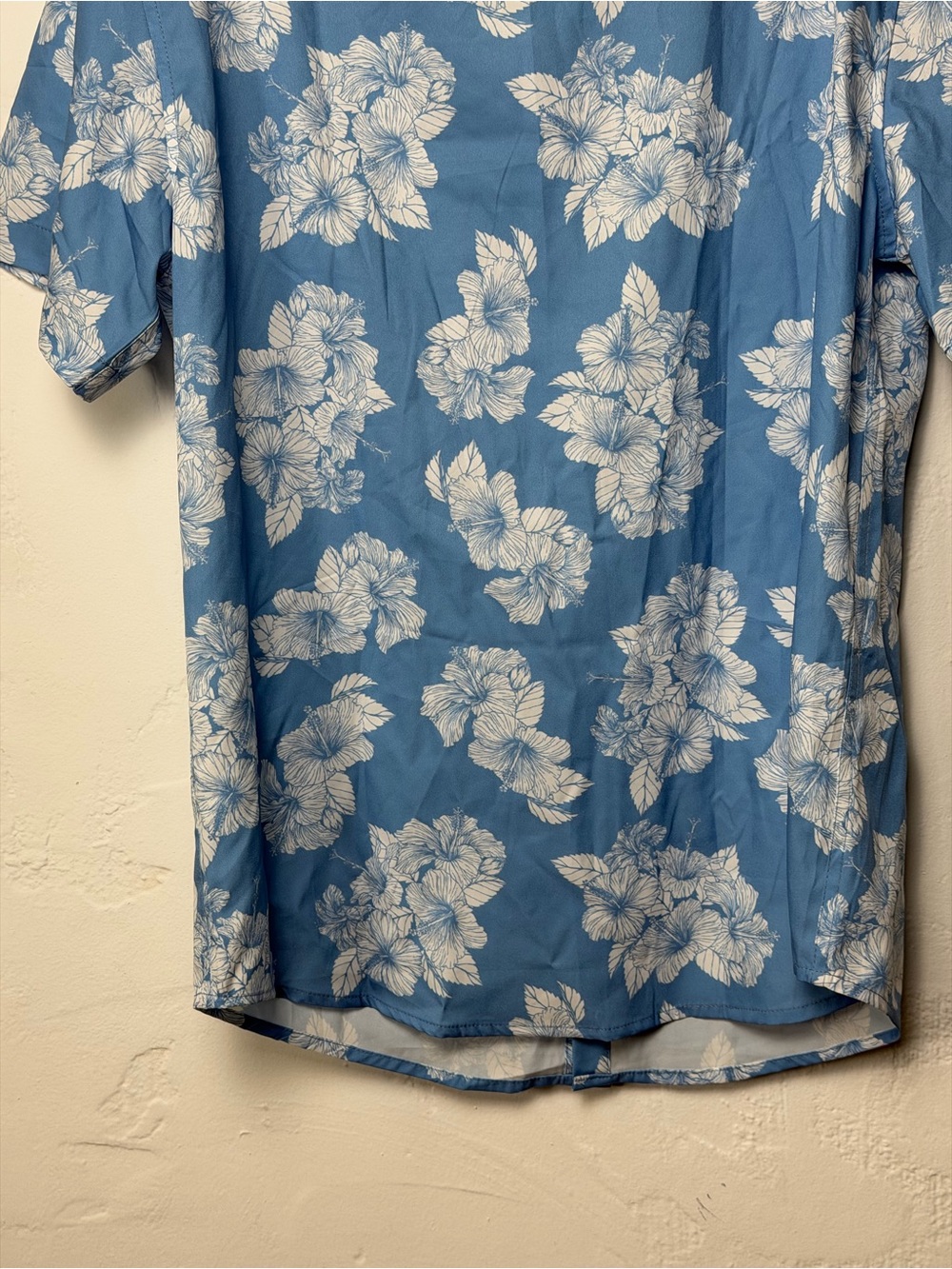 Casual Blue Floral Short-Sleeve Button-Down Shirt -Medium - Picture 15 of 16